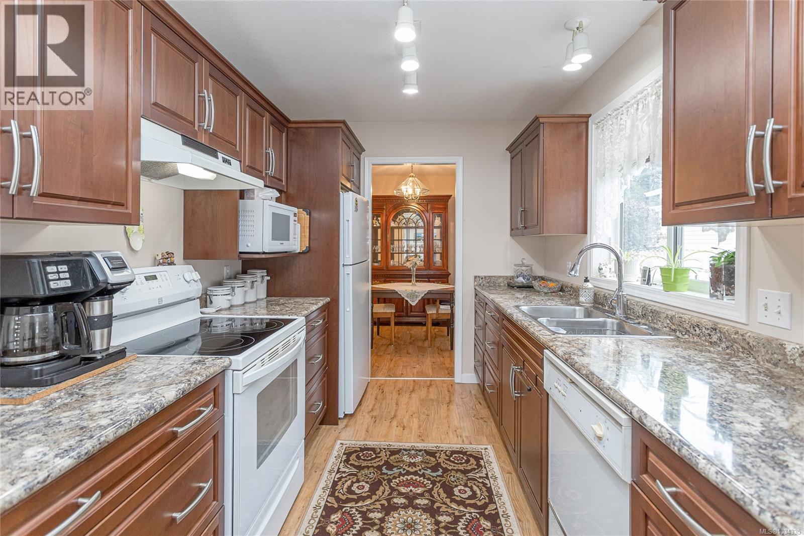 44 Eagle Lane, View Royal, British Columbia  V9A 7M2 - Photo 11 - 1034335