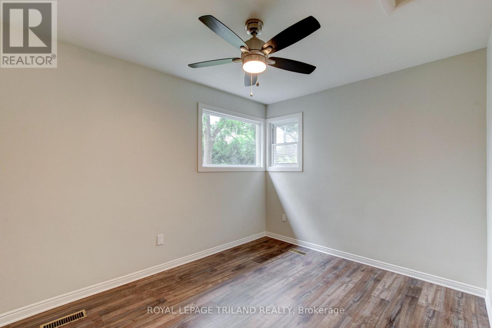 210 Emery Street E, London South, Ontario  N6C 2E2 - Photo 12 - X13071616