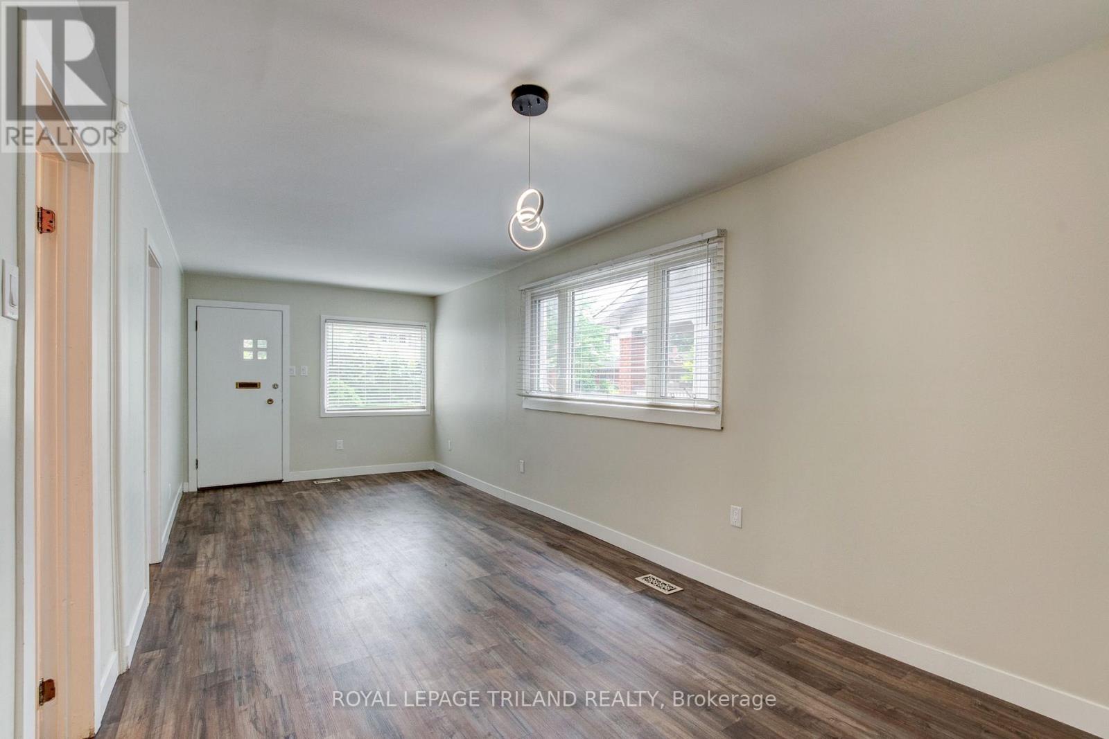 210 Emery Street E, London South, Ontario  N6C 2E2 - Photo 4 - X13071616