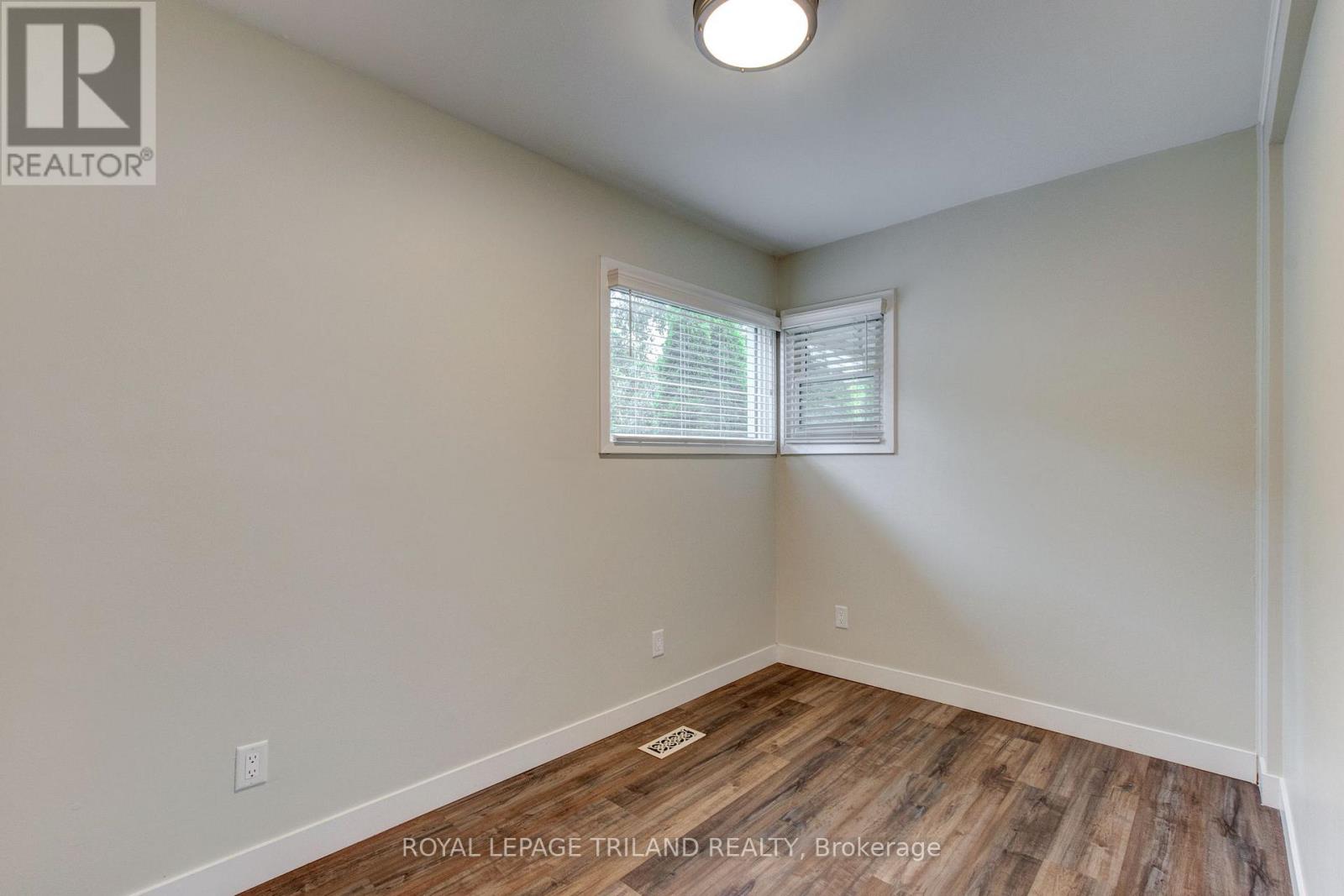 210 Emery Street E, London South, Ontario  N6C 2E2 - Photo 8 - X13071616