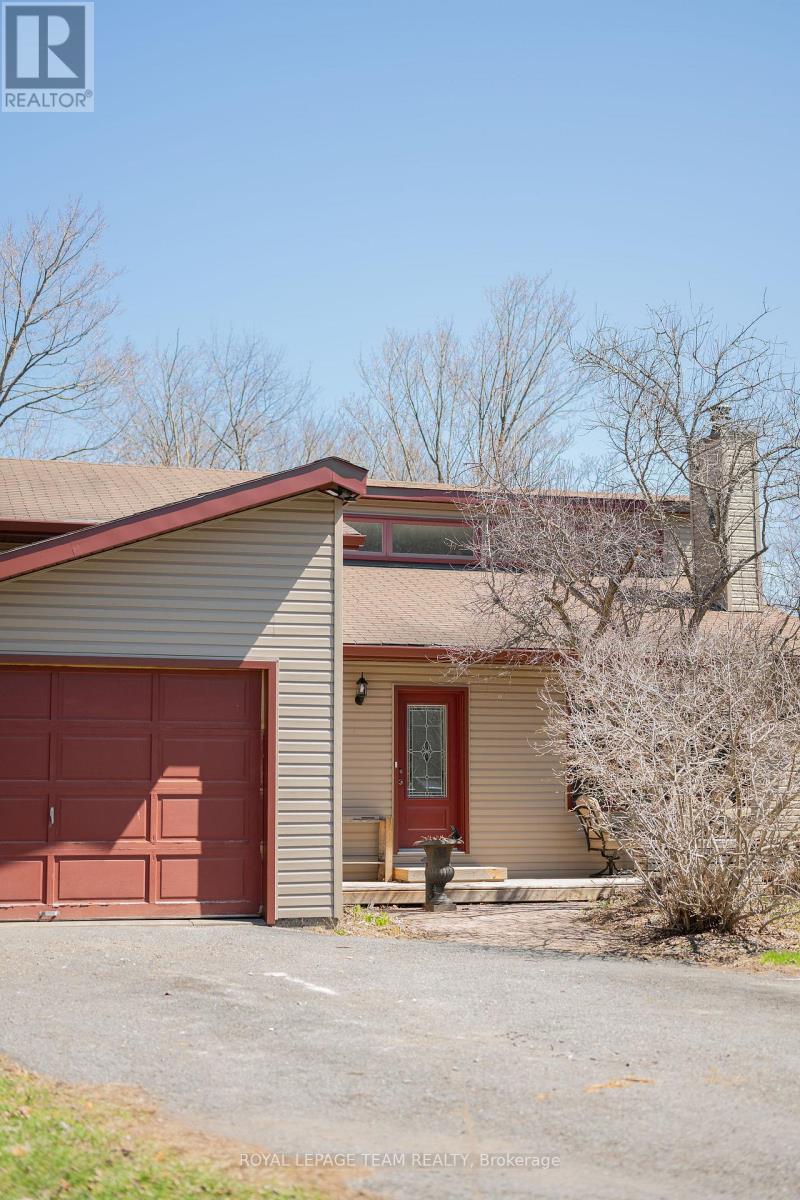 2870 Old Maple Lane, Ottawa, Ontario  K0A 1T0 - Photo 3 - X13071528