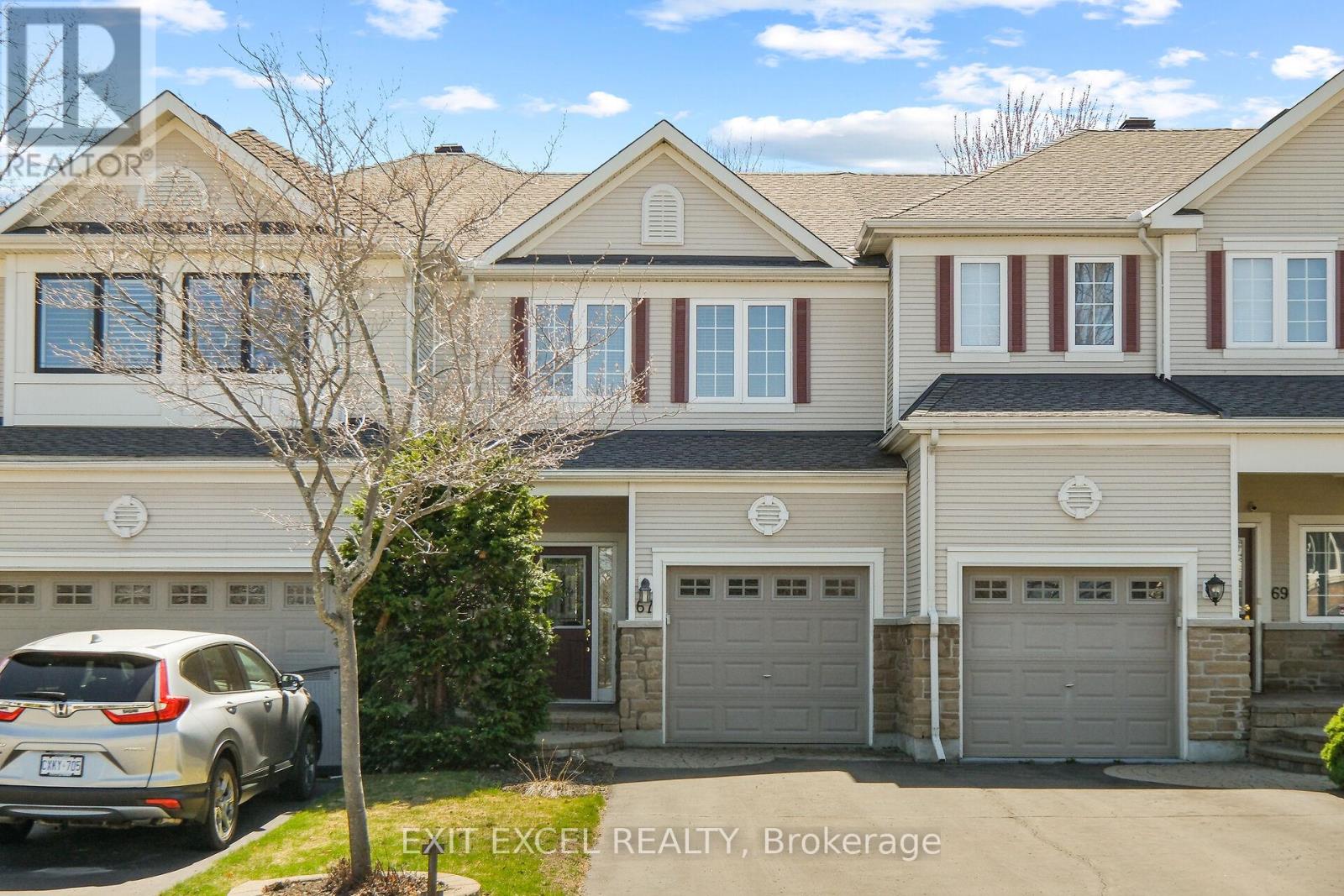 67 HAWKTREE, Ottawa, Ontario