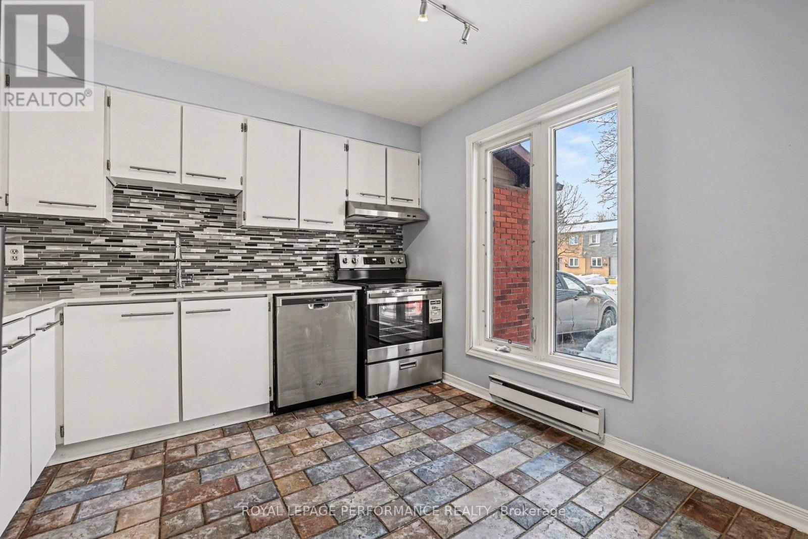 1367 Cedarcroft Crescent, Ottawa, Ontario  K1B 5G8 - Photo 10 - X13071798