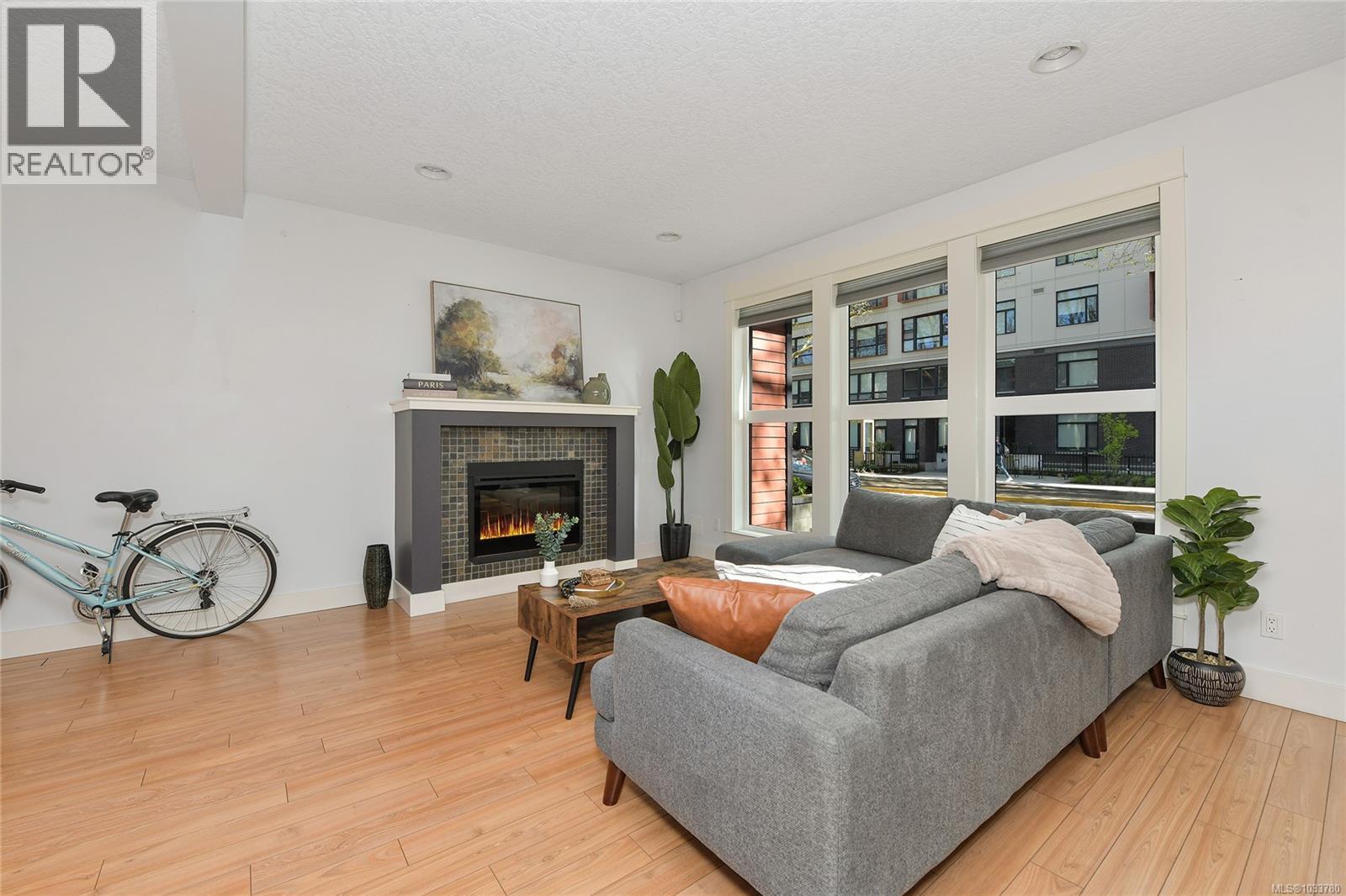101 630 Speed Ave, Victoria, British Columbia  V8Z 1A4 - Photo 2 - 1033780
