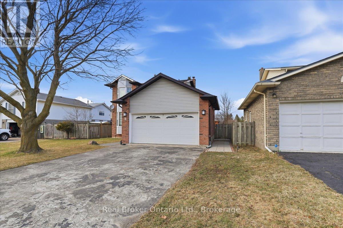 9 Holm Street, Cambridge, Ontario  N3C 3N3 - Photo 2 - X13071614