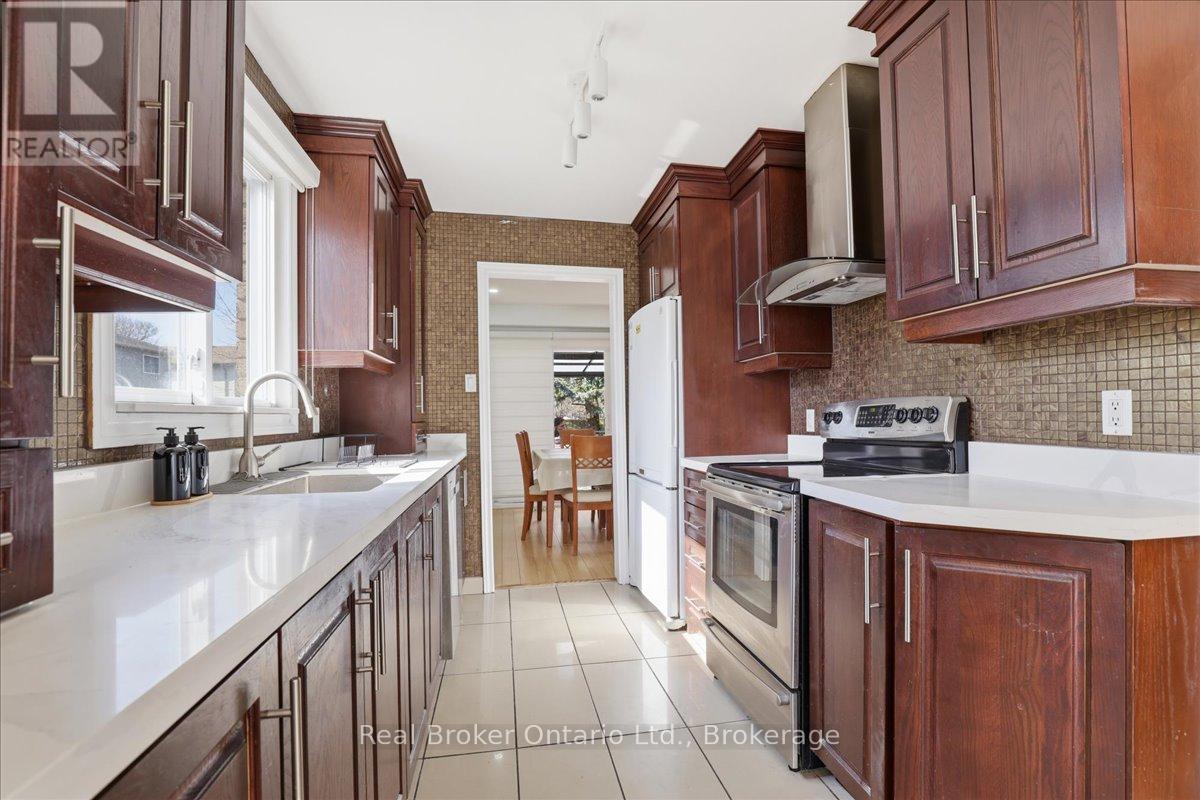 9 Holm Street, Cambridge, Ontario  N3C 3N3 - Photo 8 - X13071614