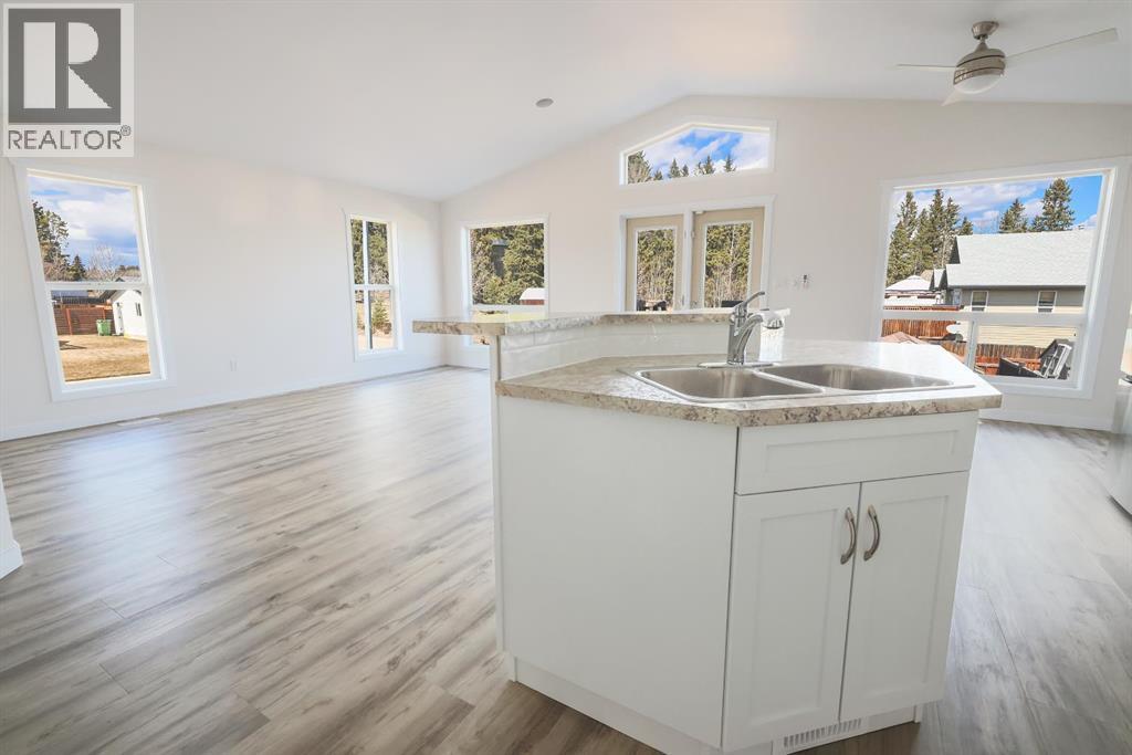 5908 44 Avenue, Rocky Mountain House, Alberta  T4T 1W4 - Photo 4 - A2305945