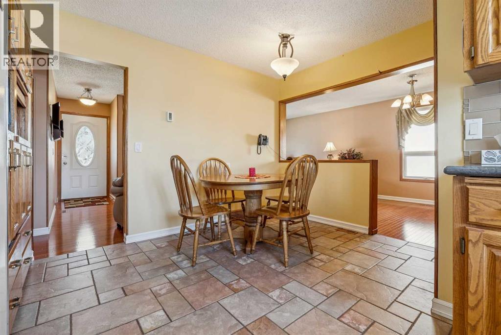 320 Whiteview Road NE, Calgary, Alberta  T1Y 1P8 - Photo 11 - A2307123