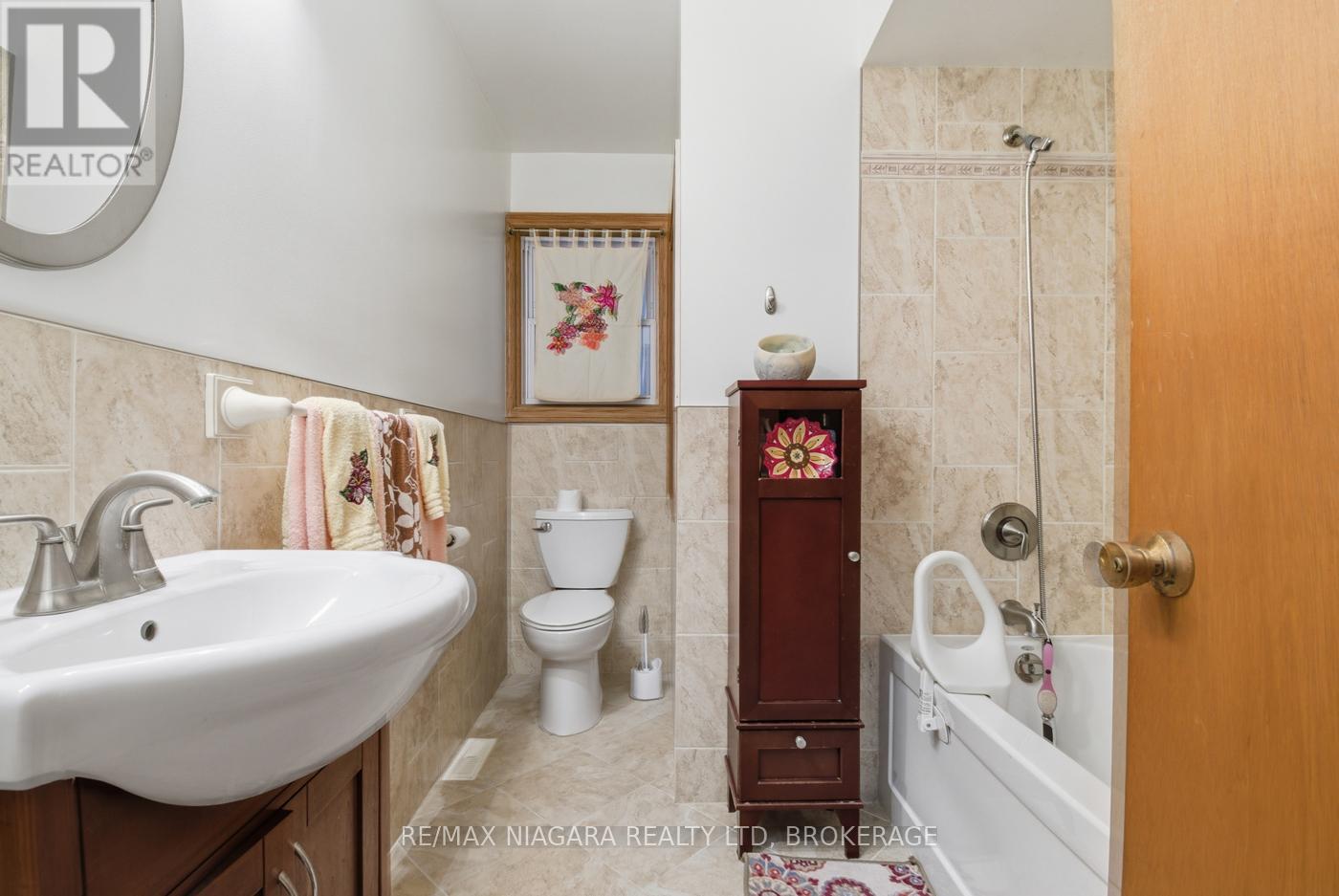 36 St Lawrence Drive, St. Catharines, Ontario  L2M 2T9 - Photo 11 - X13071626