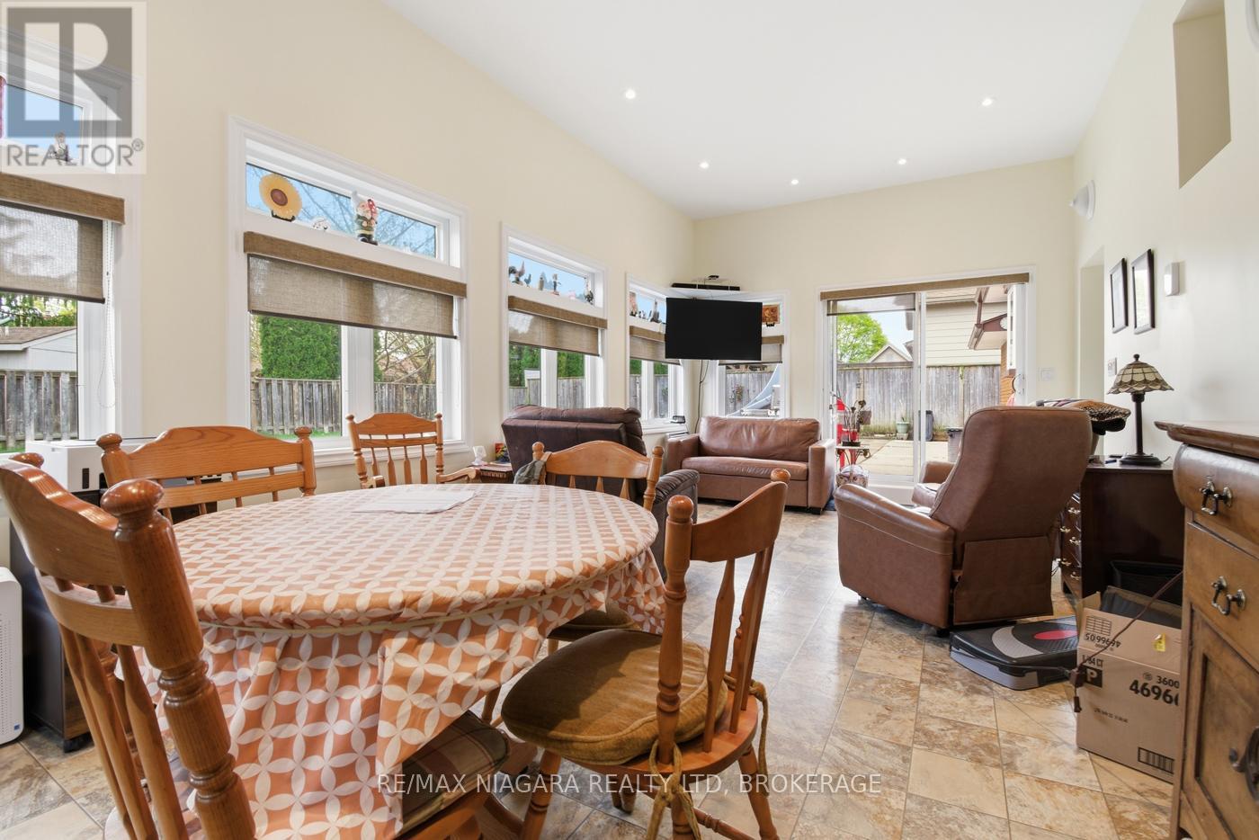 36 St Lawrence Drive, St. Catharines, Ontario  L2M 2T9 - Photo 20 - X13071626