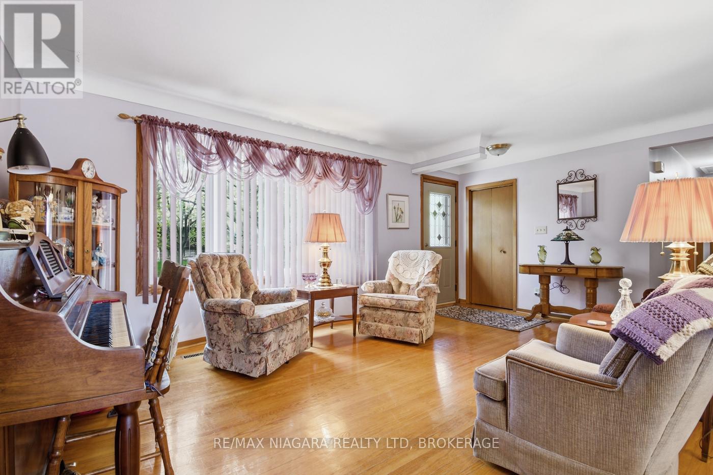 36 St Lawrence Drive, St. Catharines, Ontario  L2M 2T9 - Photo 9 - X13071626