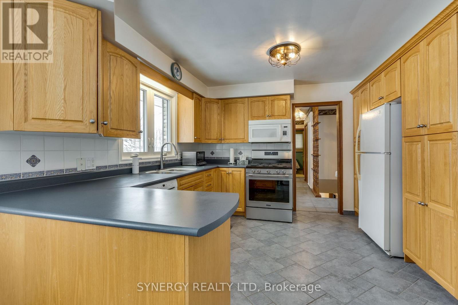 4422 Nauvoo Road, Brooke-Alvinston, Ontario  N0M 2S0 - Photo 15 - X12708386