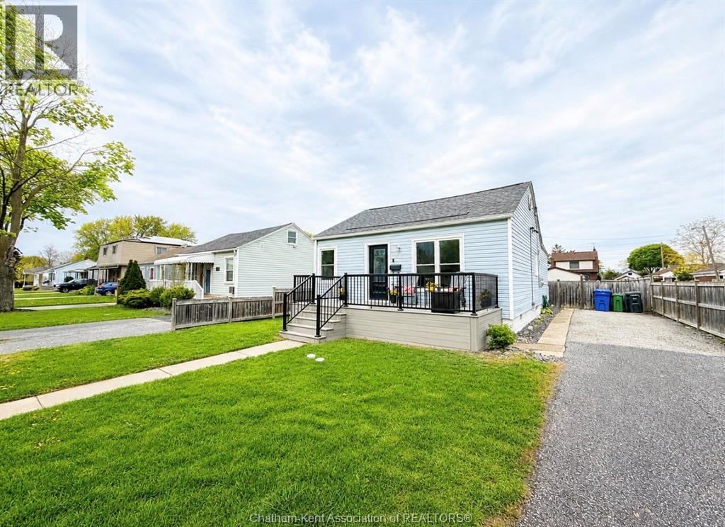 1654 Aubin Road, Windsor, Ontario  N8Y 4G4 - Photo 2 - 26009820