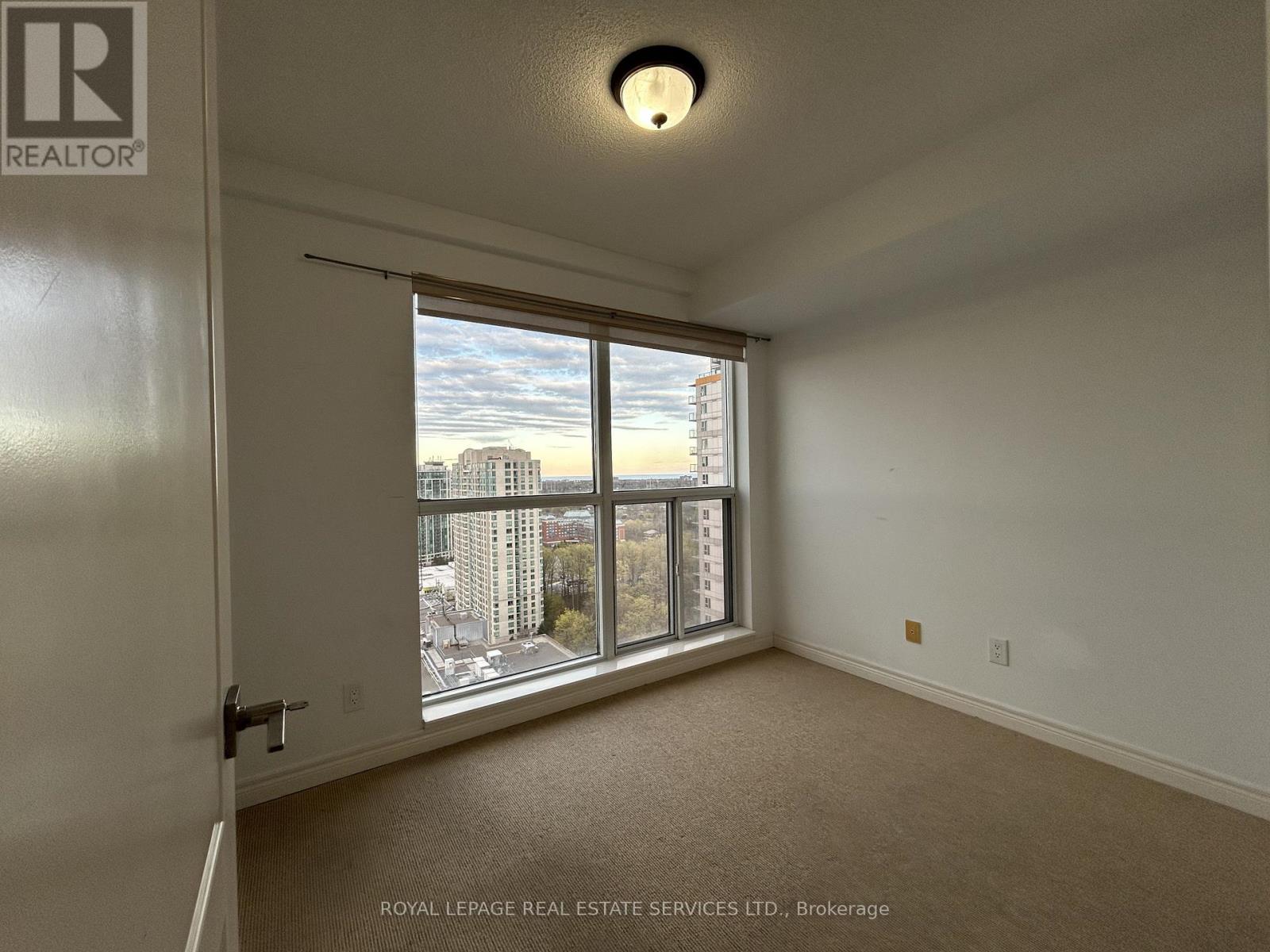 2402 - 70 Town Centre Court, Toronto, Ontario  M1P 4Y7 - Photo 13 - E12879510