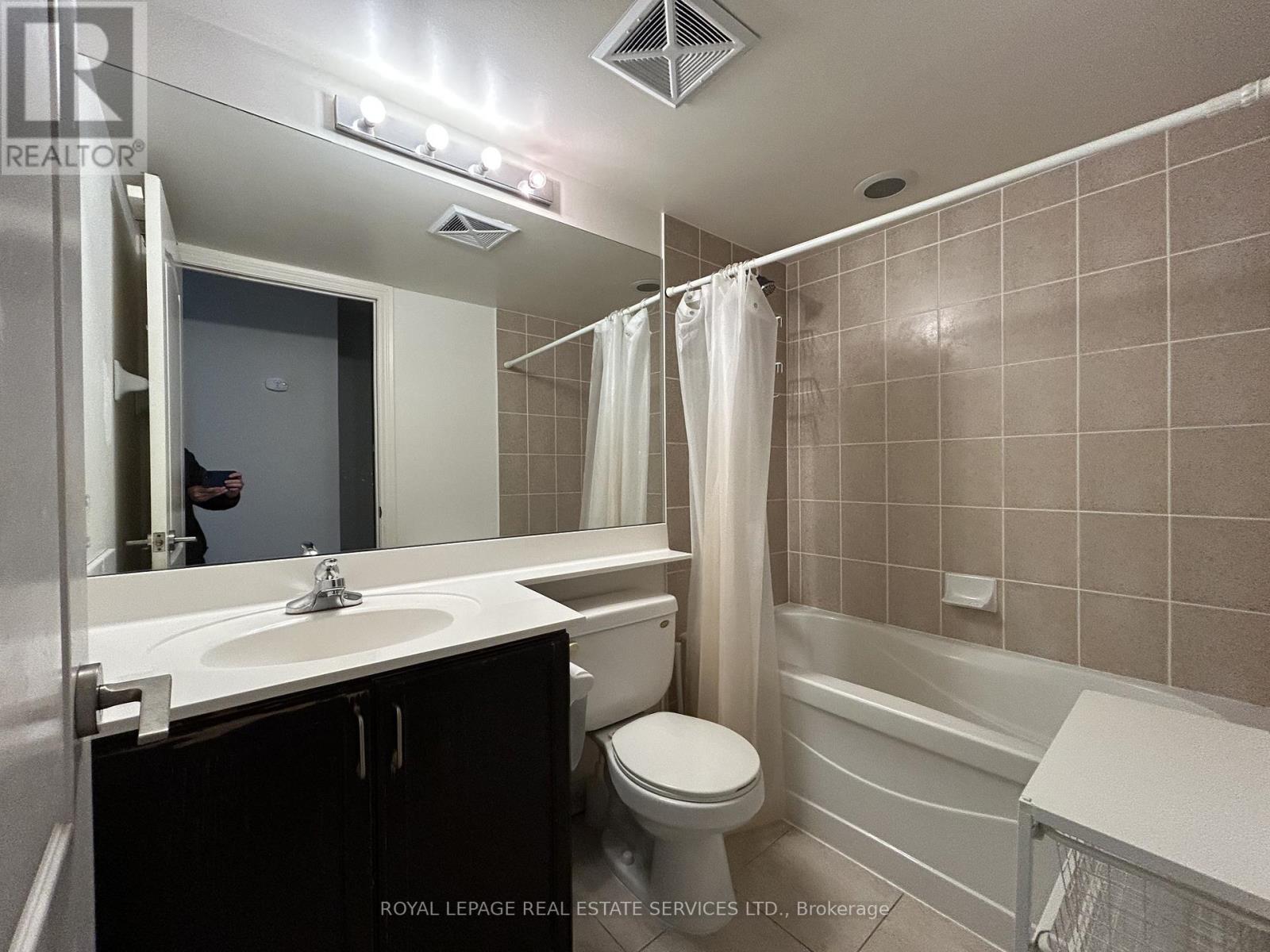 2402 - 70 Town Centre Court, Toronto, Ontario  M1P 4Y7 - Photo 14 - E12879510