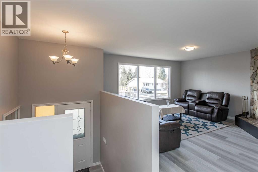 103 Westview Drive, Sylvan Lake, Alberta  T4S 1H7 - Photo 11 - A2306182