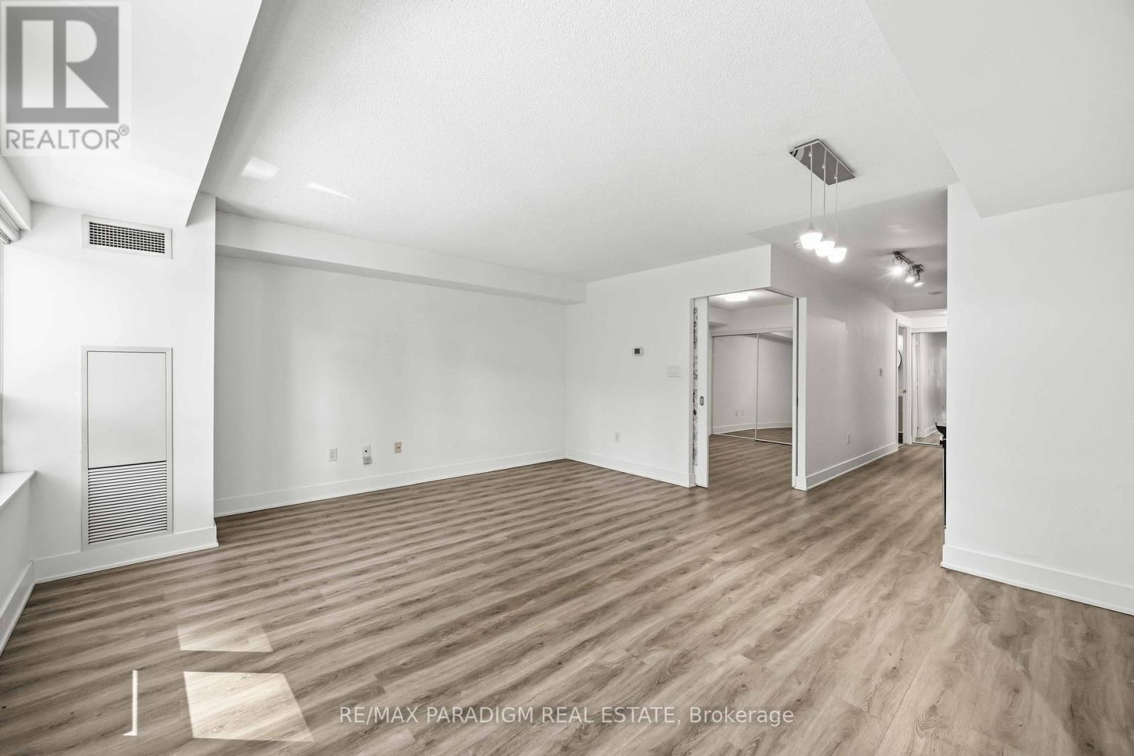 219 - 20 Blue Jays Way, Toronto, Ontario  M5V 3W6 - Photo 11 - C13071474