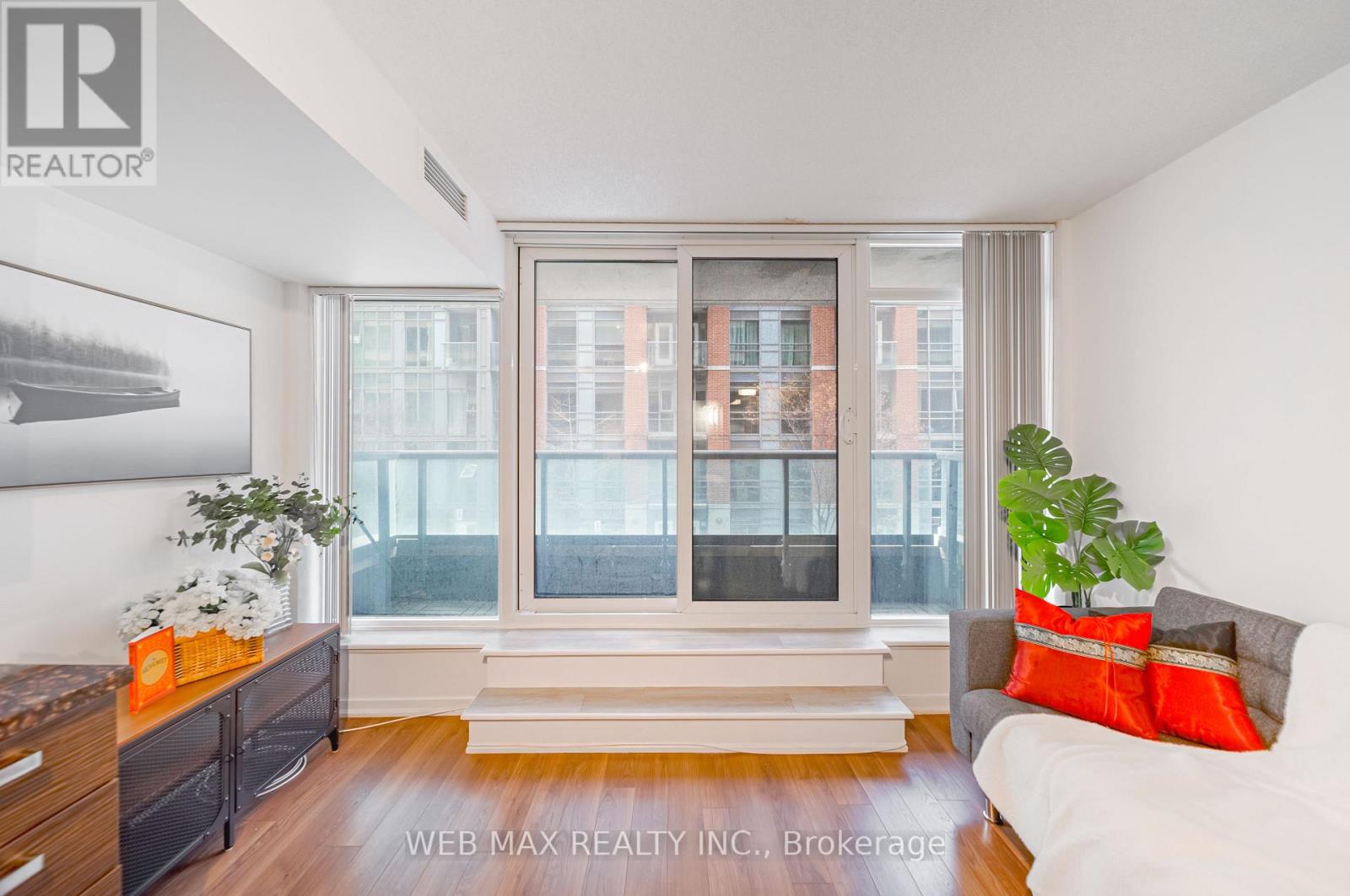 205 - 36 Lisgar Street W, Toronto, Ontario  M6J 0C7 - Photo 6 - C13071712