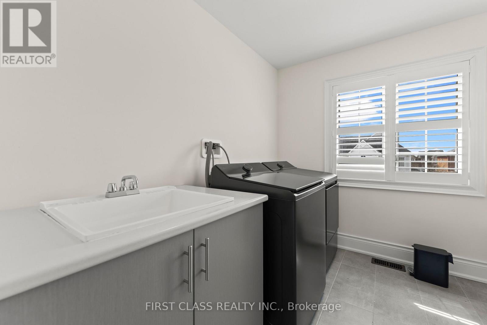92 Grady Drive, Clarington, Ontario  L1B 1G9 - Photo 27 - E13071520