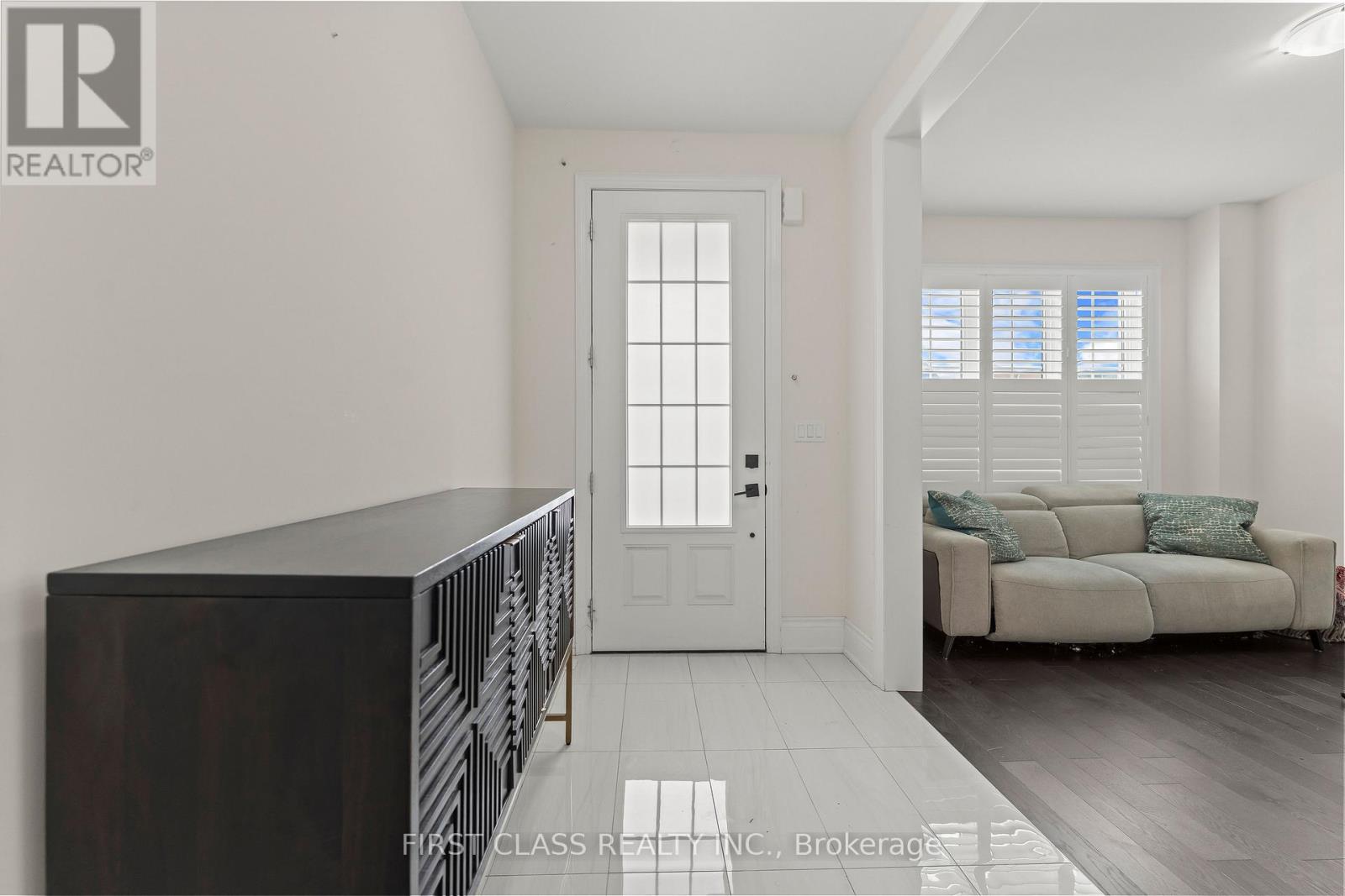 92 Grady Drive, Clarington, Ontario  L1B 1G9 - Photo 5 - E13071520