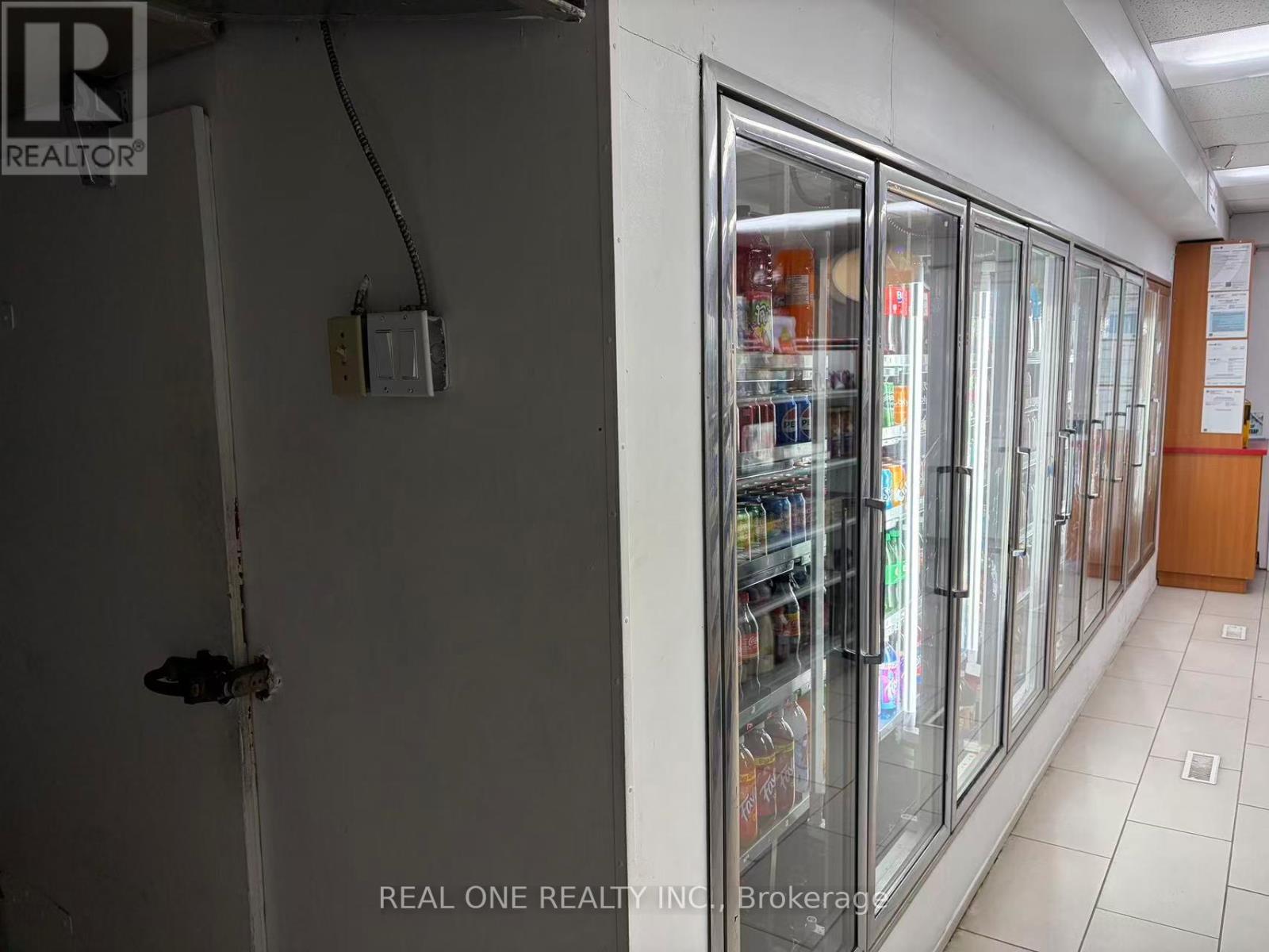 152 Park Rd South, Oshawa, Ontario  L1J 4H2 - Photo 6 - E13071608