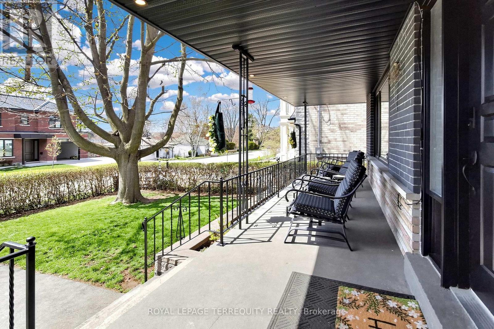 811 Fairview Avenue, Pickering, Ontario  L1W 1M7 - Photo 4 - E13071630