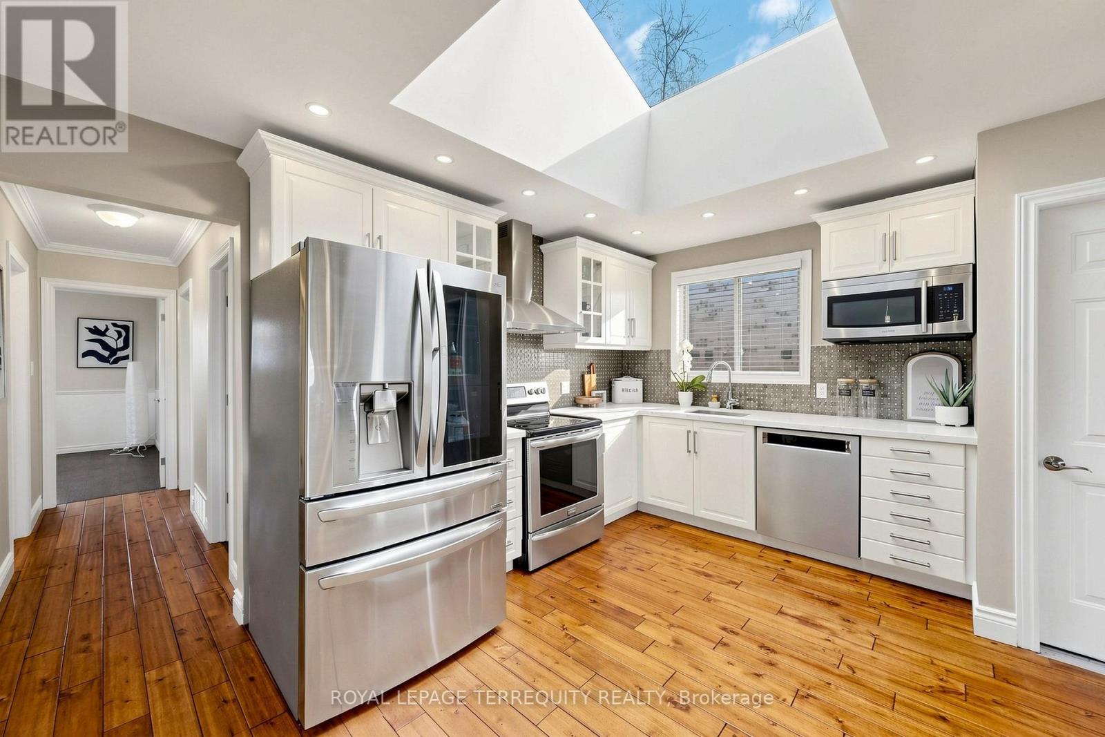 811 Fairview Avenue, Pickering, Ontario  L1W 1M7 - Photo 8 - E13071630