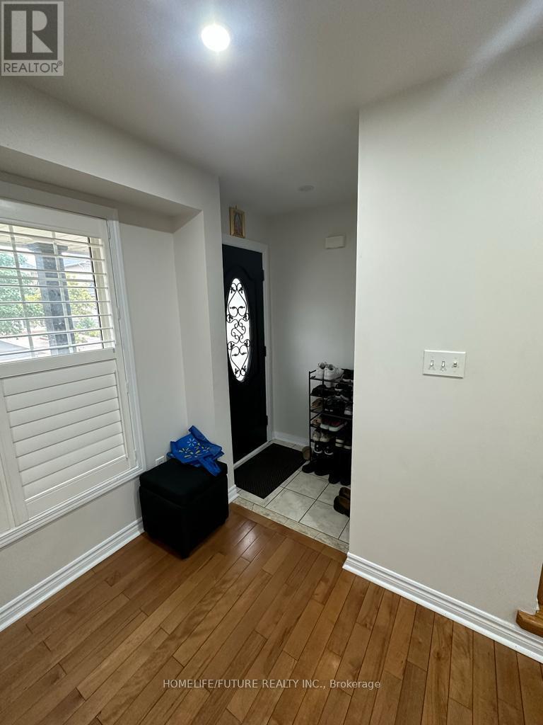 Main & 2nd Flr - 19 Hummingbird Drive, Toronto, Ontario  M1X 1W8 - Photo 2 - E13071806