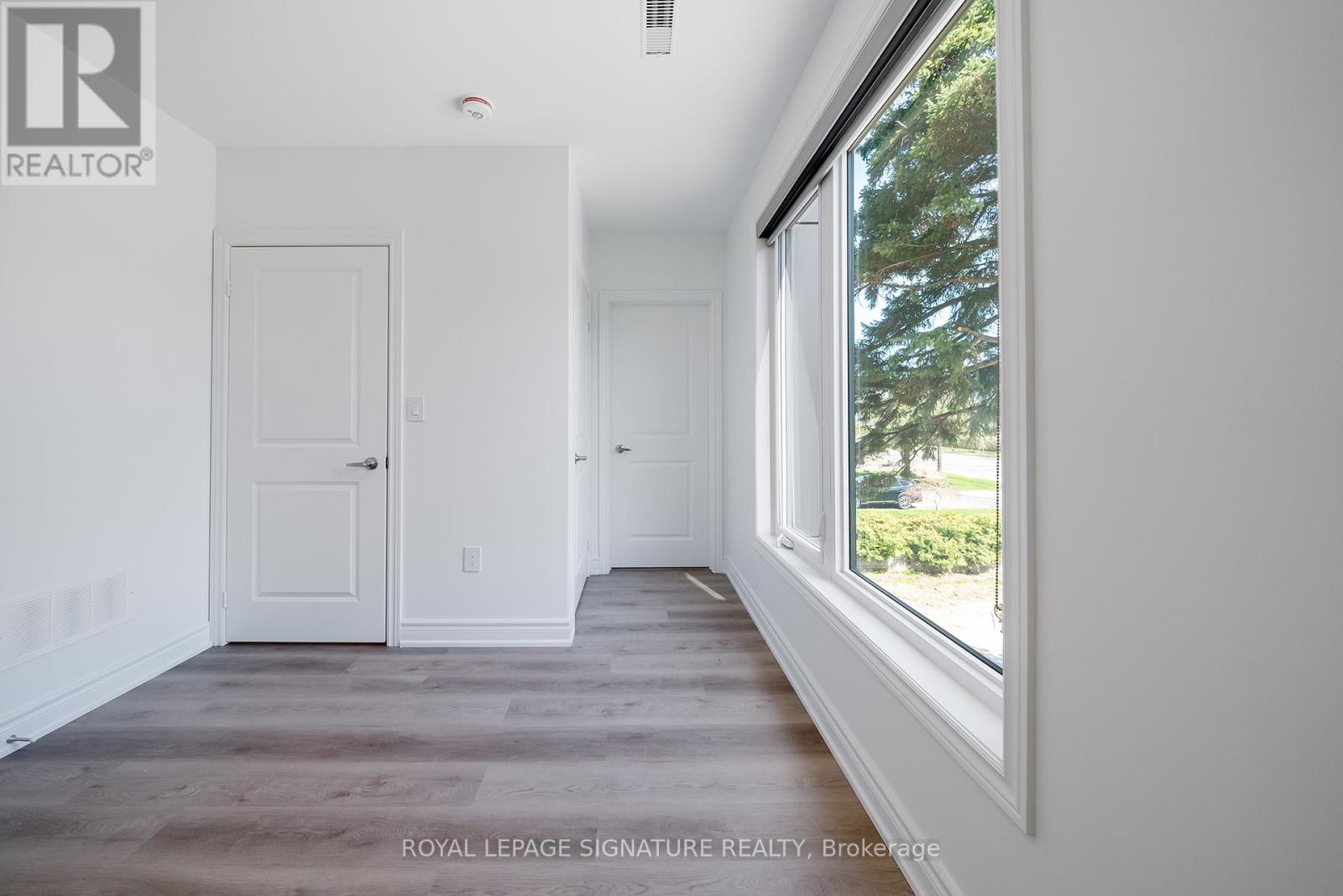 4 - 2052 Pharmacy Avenue, Toronto, Ontario  M1T 1H8 - Photo 8 - E13071810