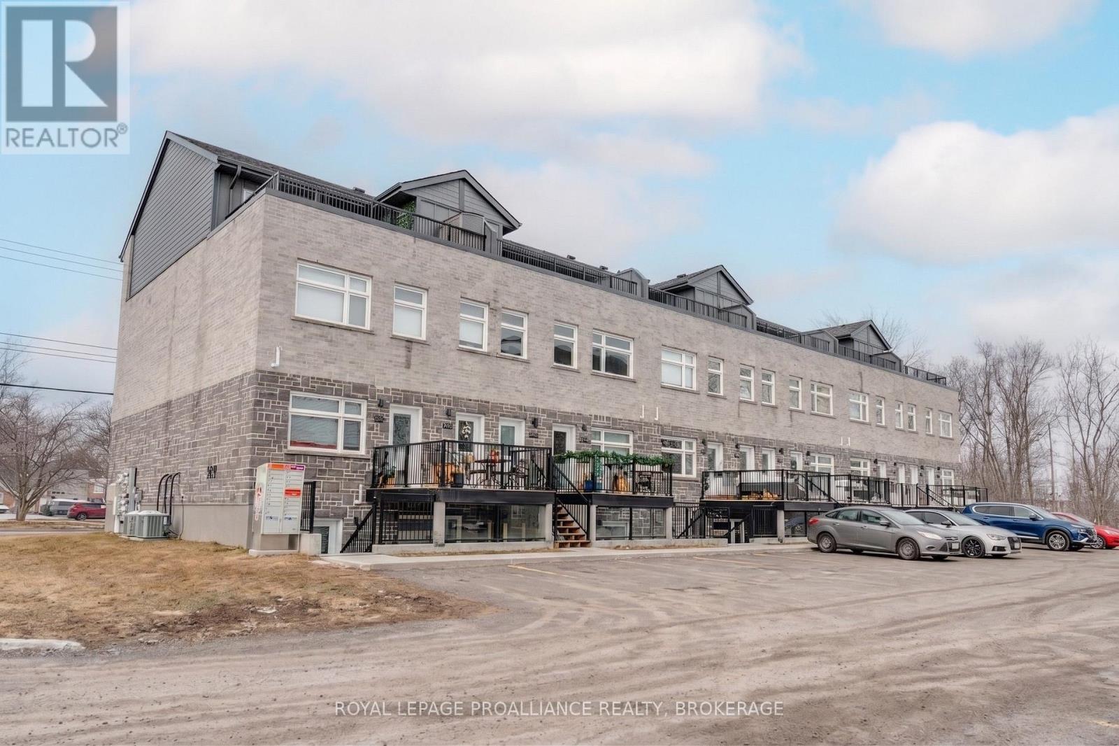 105 - 809 DEVELOPMENT DRIVE, Kingston, Ontario