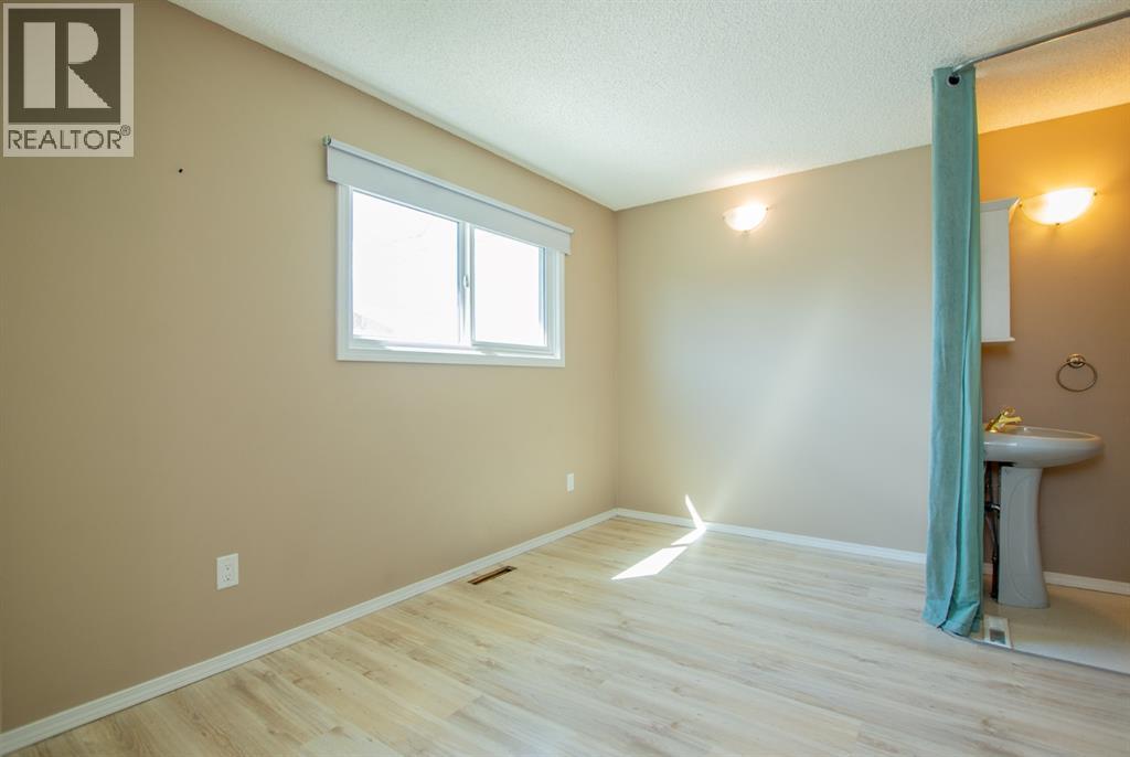 9823 96 Avenue, Grande Prairie, Alberta  T8V 0L8 - Photo 11 - A2291171