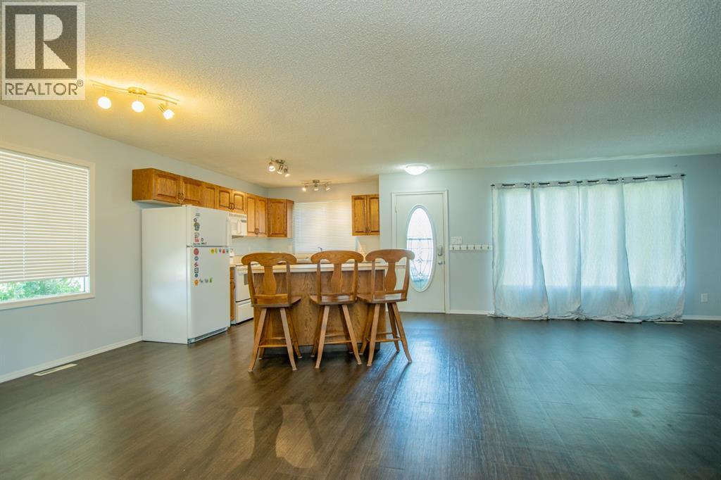 9823 96 Avenue, Grande Prairie, Alberta  T8V 0L8 - Photo 3 - A2291171