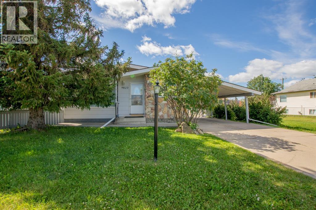 9823 96 Avenue, Grande Prairie, Alberta  T8V 0L8 - Photo 1 - A2291171