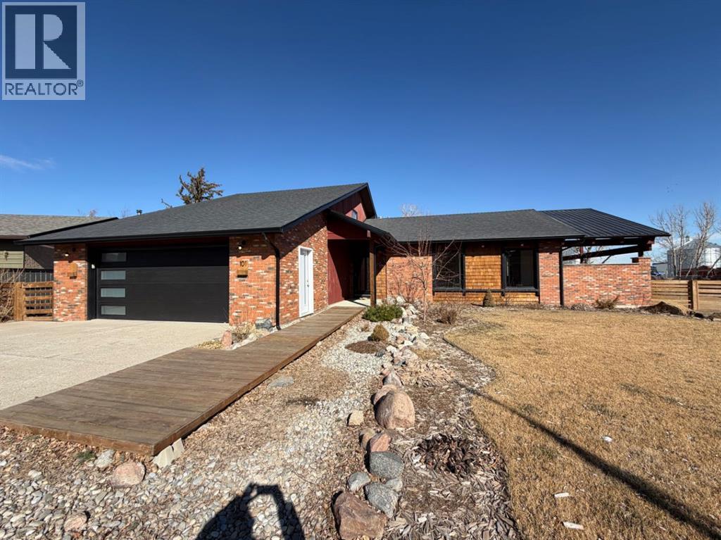 101 3 Street S, Picture Butte, Alberta  T0K 1V0 - Photo 1 - A2275980