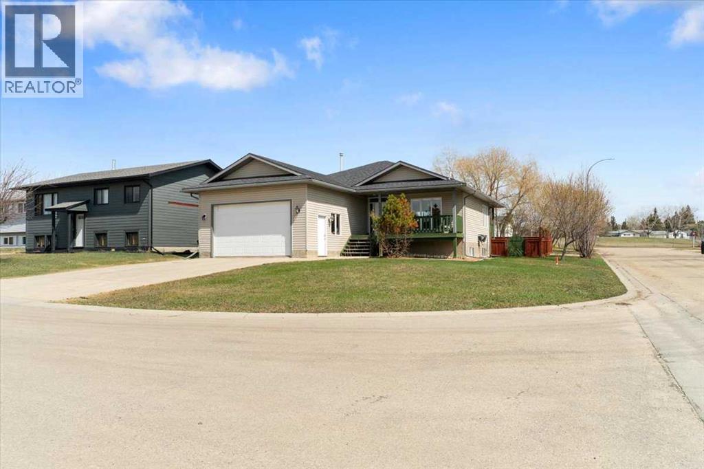 1114 3 Avenue W, Beaverlodge, Alberta  T0H 0C0 - Photo 2 - A2306983