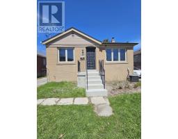 MAIN - 222 PATRICIA AVENUE, Toronto, Ontario