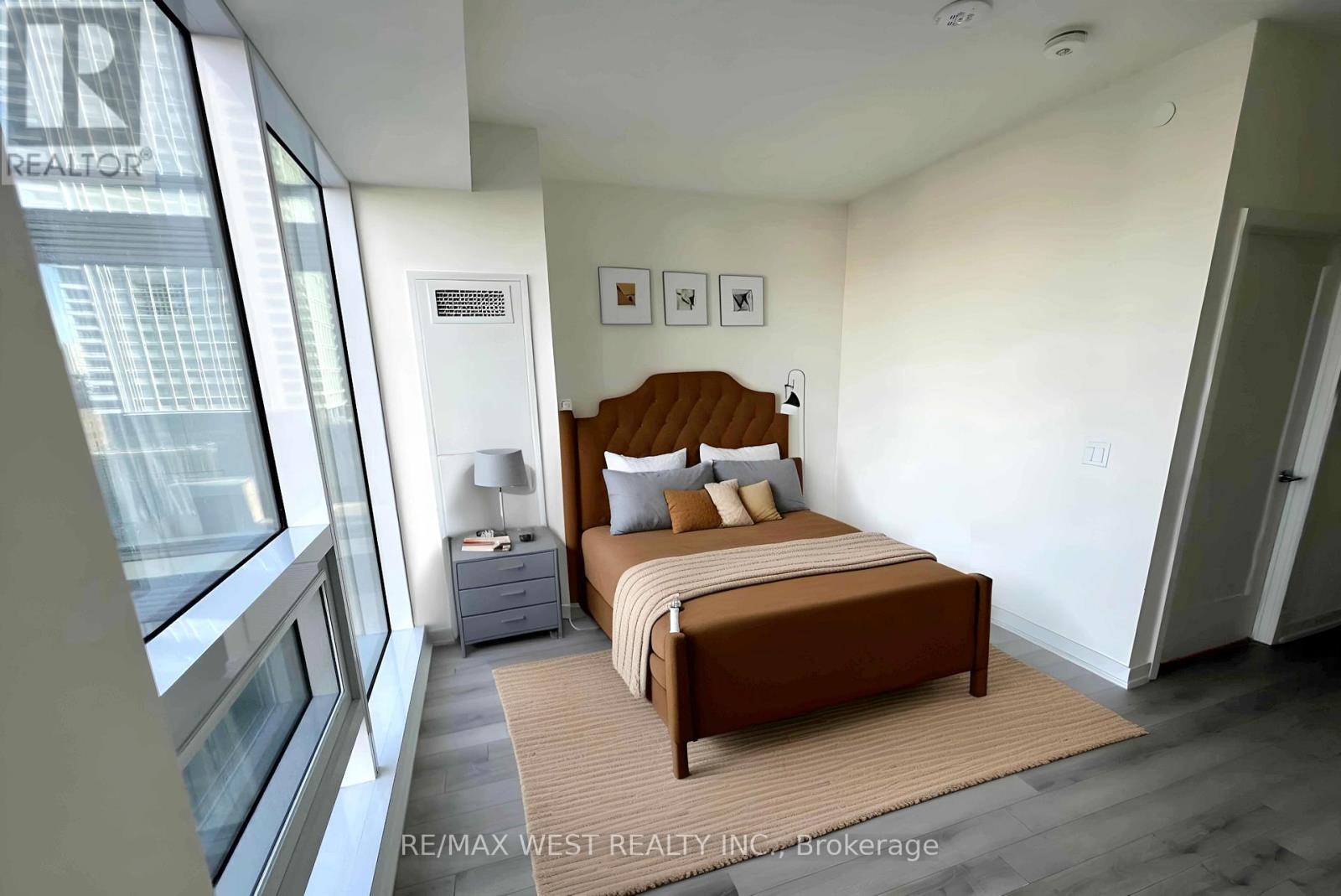 1505 - 89 Church Street S, Toronto, Ontario  M5C 0B7 - Photo 2 - C13071668