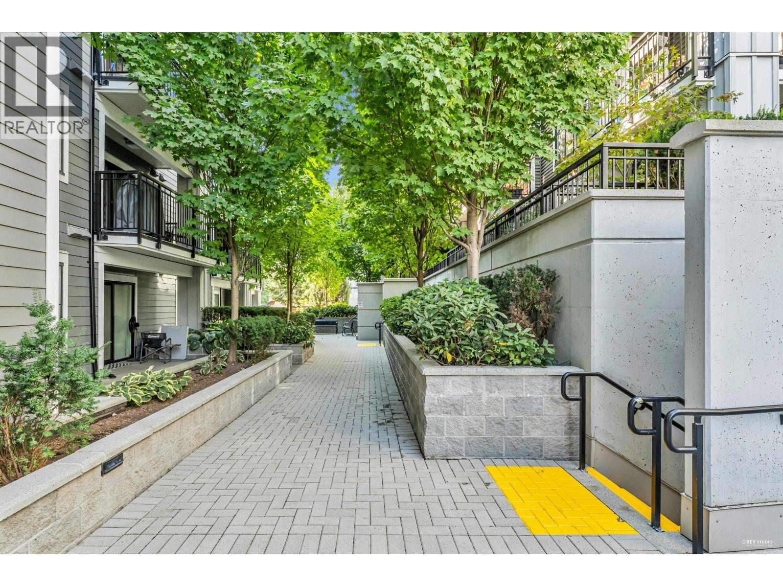 310 202 Lebleu Street, Coquitlam, British Columbia  V3K 4L6 - Photo 4 - R3118273