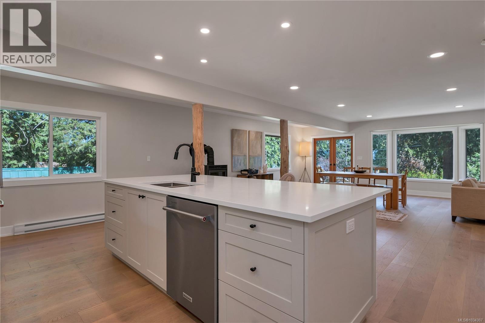 1387 Heriot Bay Rd, Quadra Island, British Columbia  V0P 1H0 - Photo 13 - 1034307