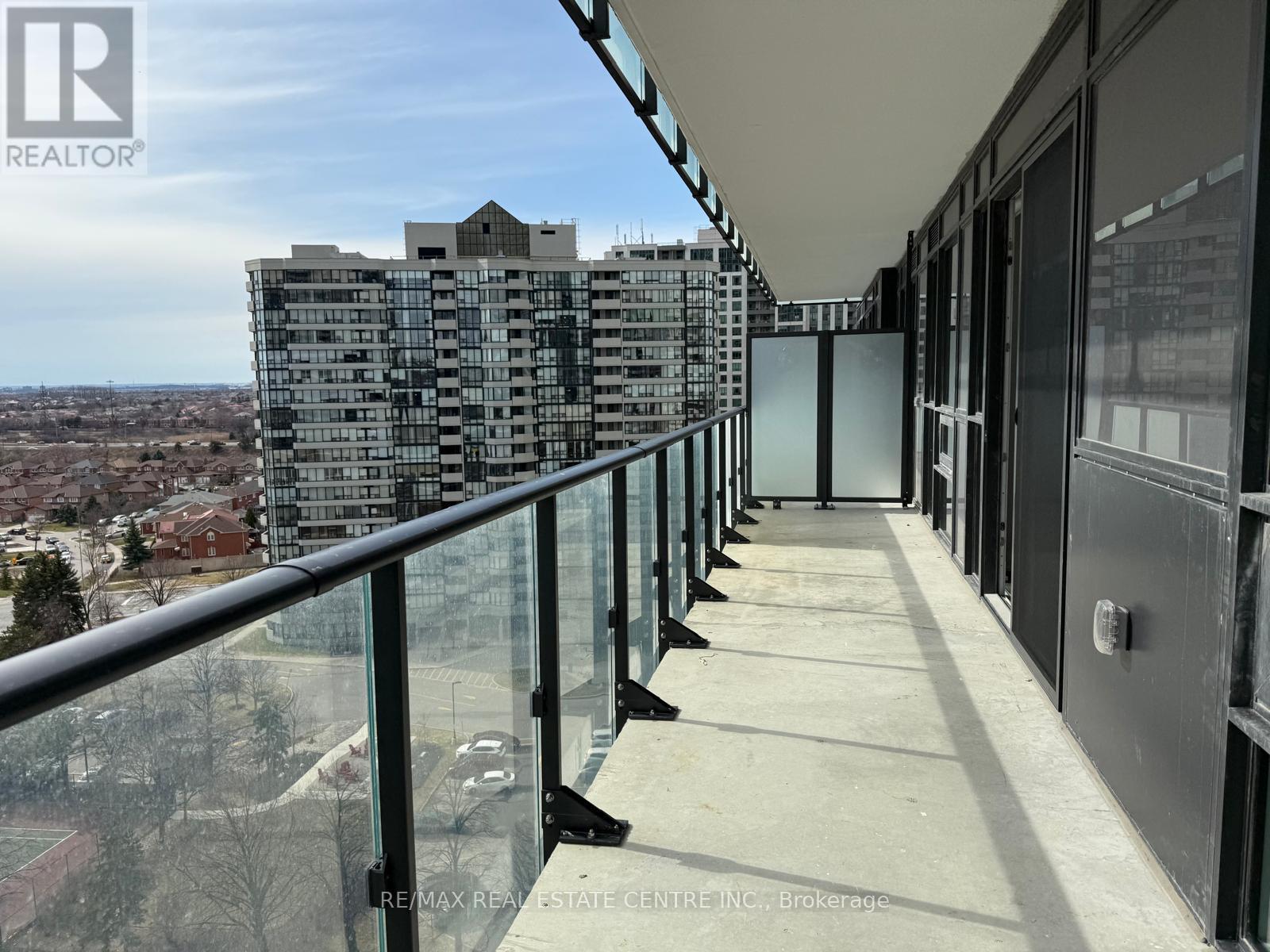 1007 - 430 Square One Drive, Mississauga, Ontario  L5B 0L6 - Photo 13 - W13071504