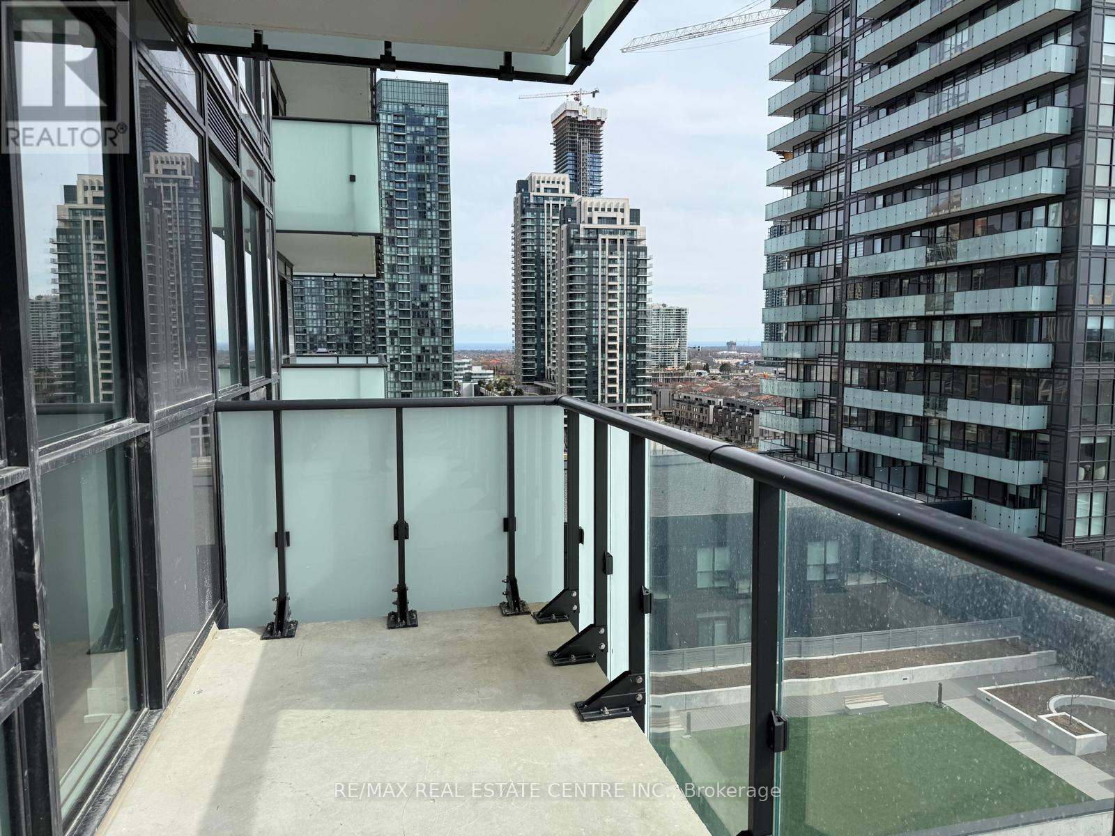 1007 - 430 Square One Drive, Mississauga, Ontario  L5B 0L6 - Photo 15 - W13071504
