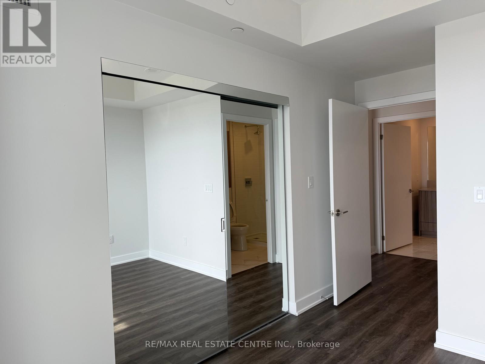 1007 - 430 Square One Drive, Mississauga, Ontario  L5B 0L6 - Photo 17 - W13071504