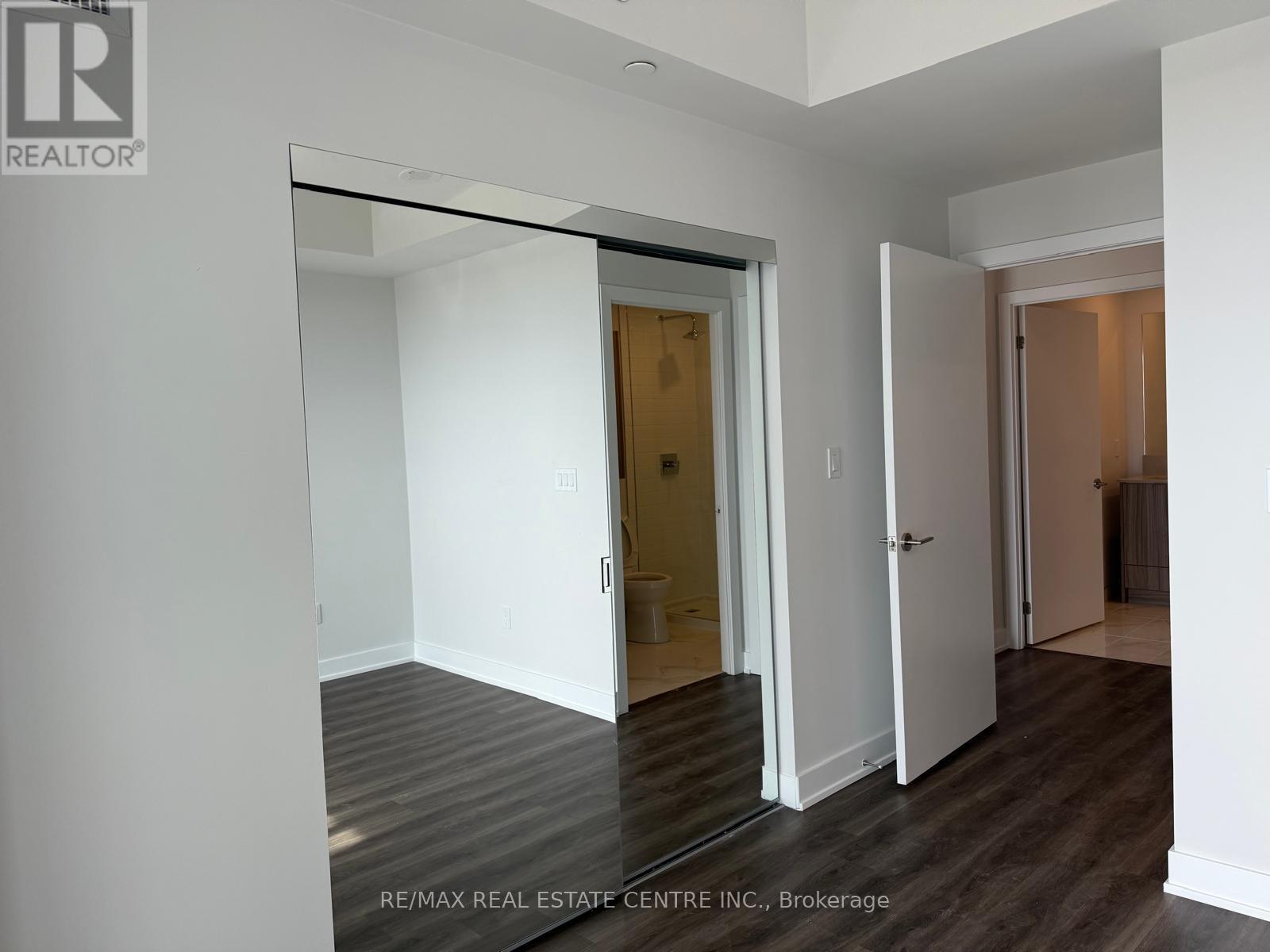 1007 - 430 Square One Drive, Mississauga, Ontario  L5B 0L6 - Photo 18 - W13071504
