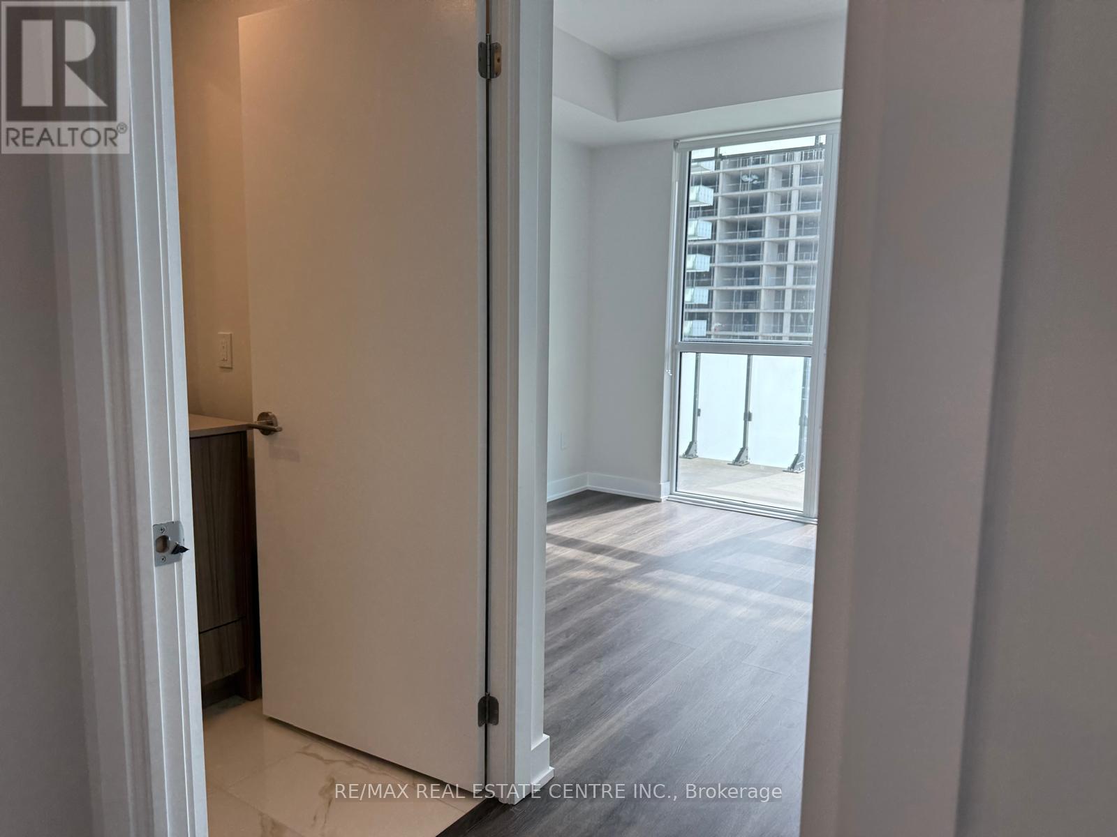 1007 - 430 Square One Drive, Mississauga, Ontario  L5B 0L6 - Photo 23 - W13071504