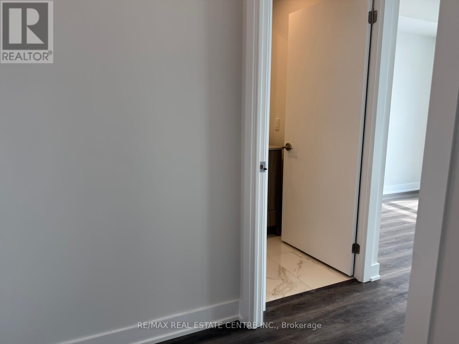1007 - 430 Square One Drive, Mississauga, Ontario  L5B 0L6 - Photo 24 - W13071504