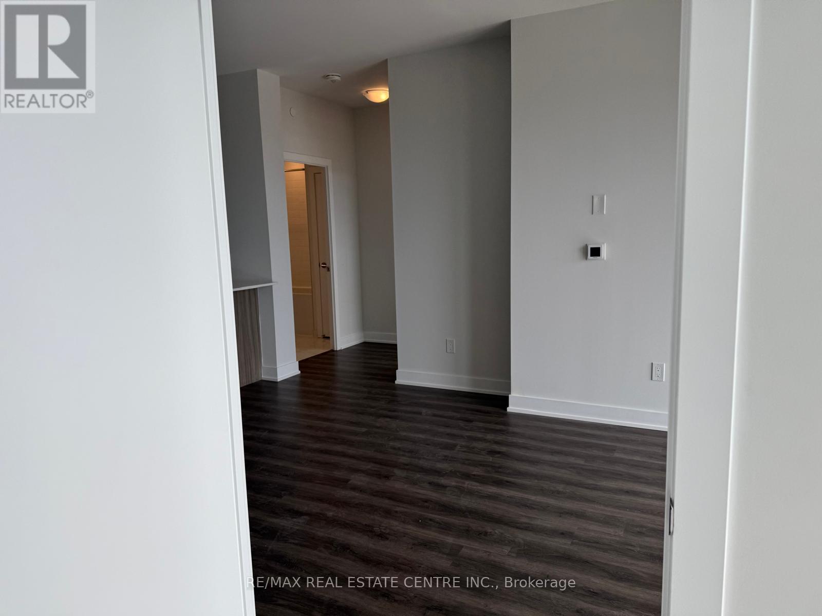 1007 - 430 Square One Drive, Mississauga, Ontario  L5B 0L6 - Photo 8 - W13071504