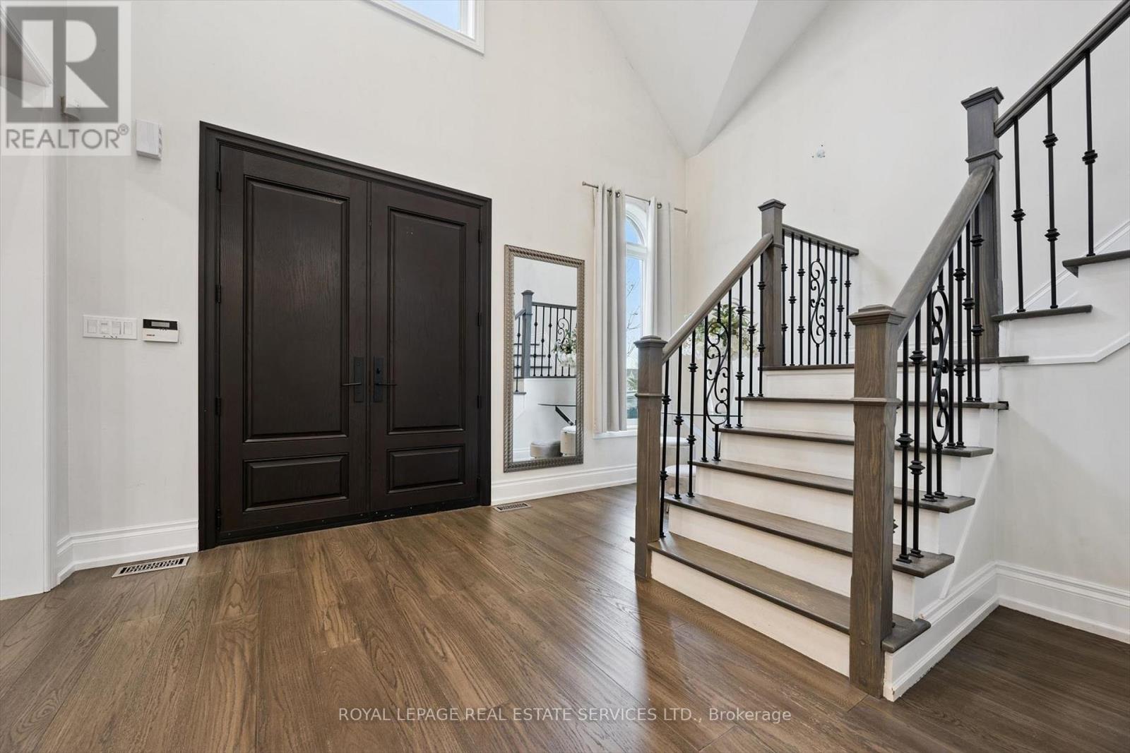 2264 Woodbriar Court, Oakville, Ontario  L6M 4Z4 - Photo 5 - W13071506
