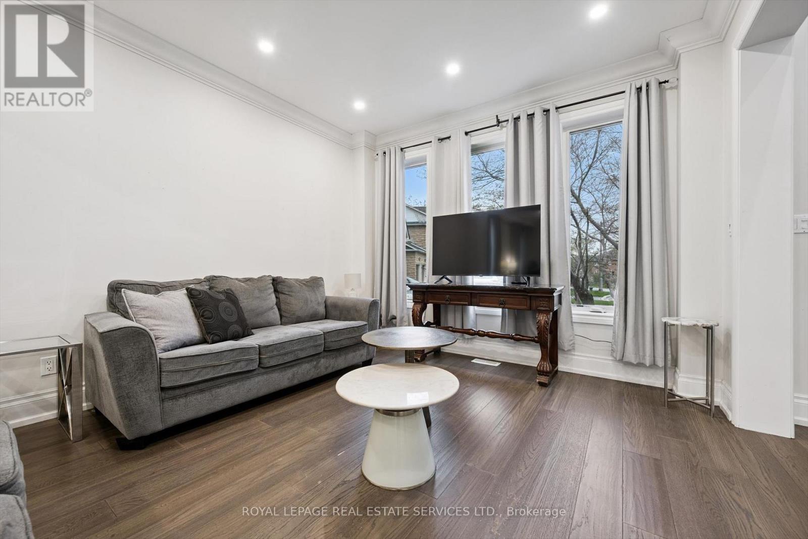 2264 Woodbriar Court, Oakville, Ontario  L6M 4Z4 - Photo 7 - W13071506