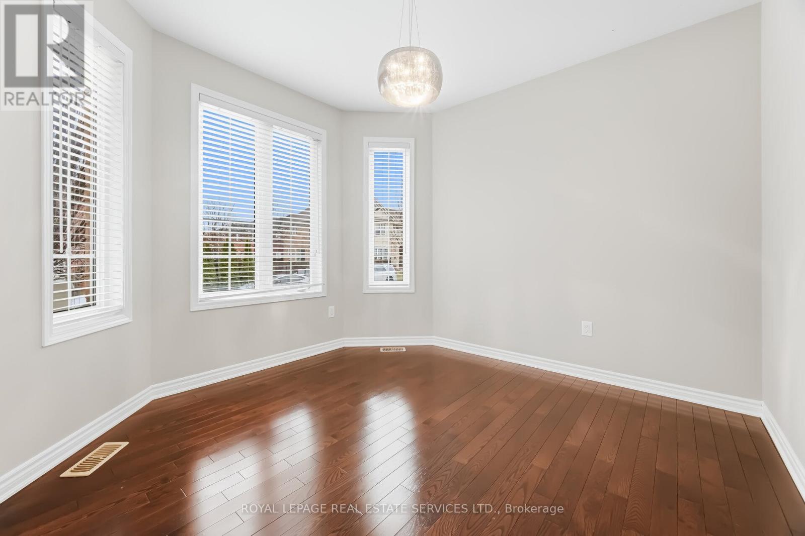 2383 Calloway Drive, Oakville, Ontario  L6M 0C1 - Photo 7 - W13071518