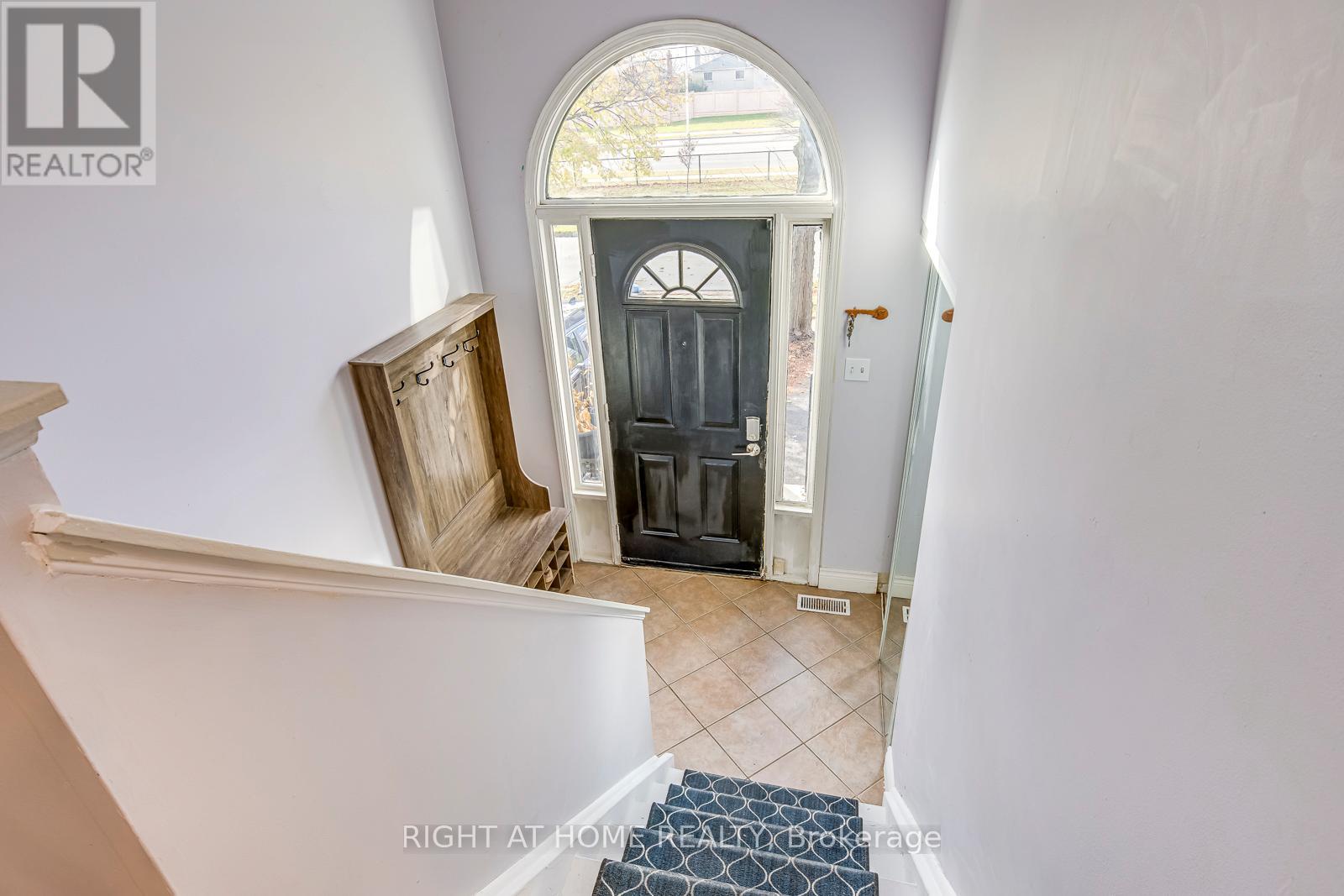 1558 Litchfield Road, Oakville, Ontario  L6H 5P3 - Photo 4 - W13071544